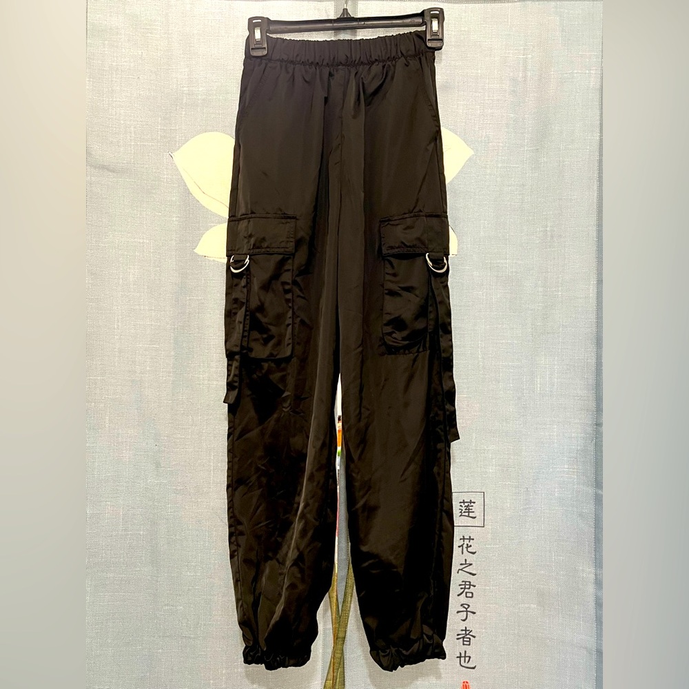 NWOT Forever 21 Cargo Pants 🖤